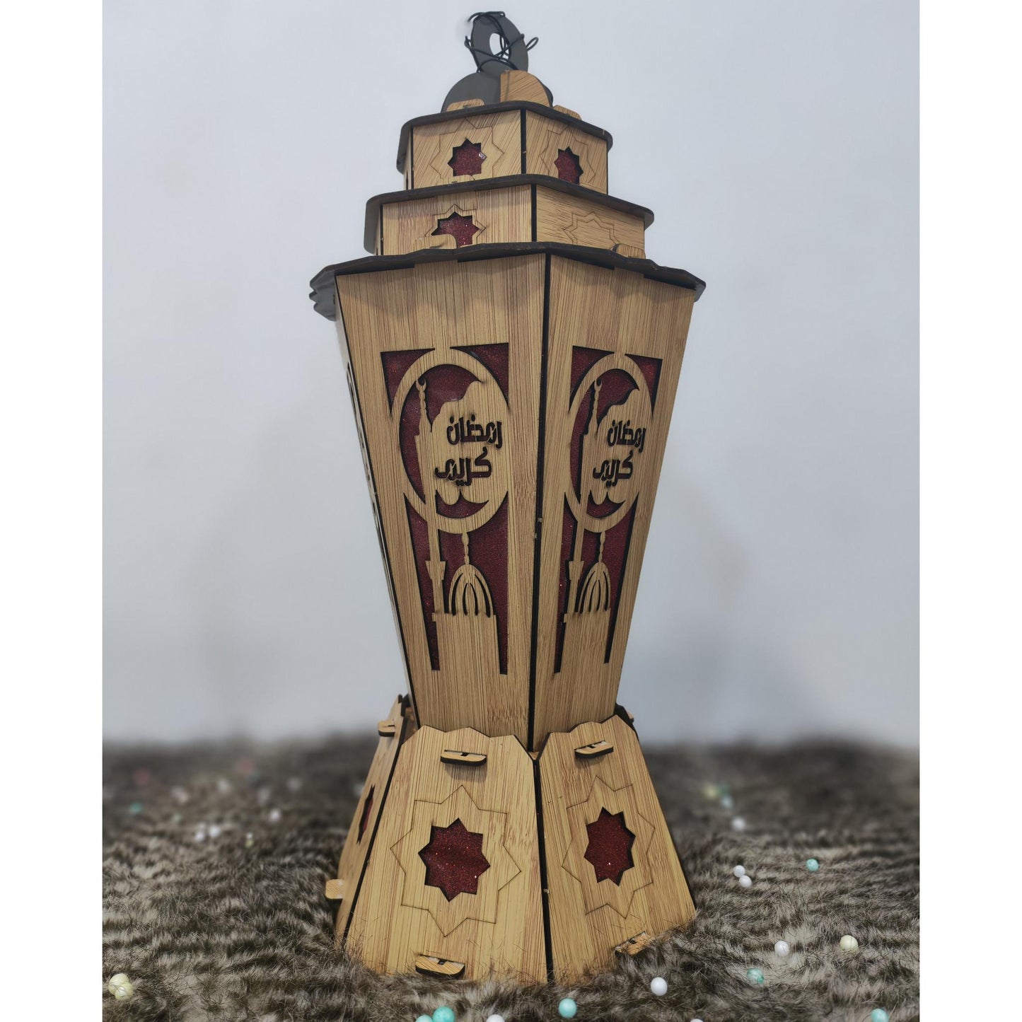 فانوس خشب كبير مضيئ بني فاتح مقاس 50سم